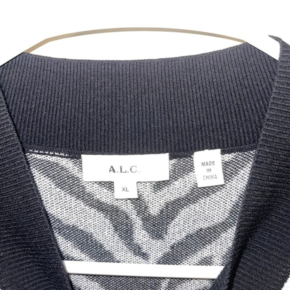 A. L. C Women Sweater Size XL - Picture 5 of 6